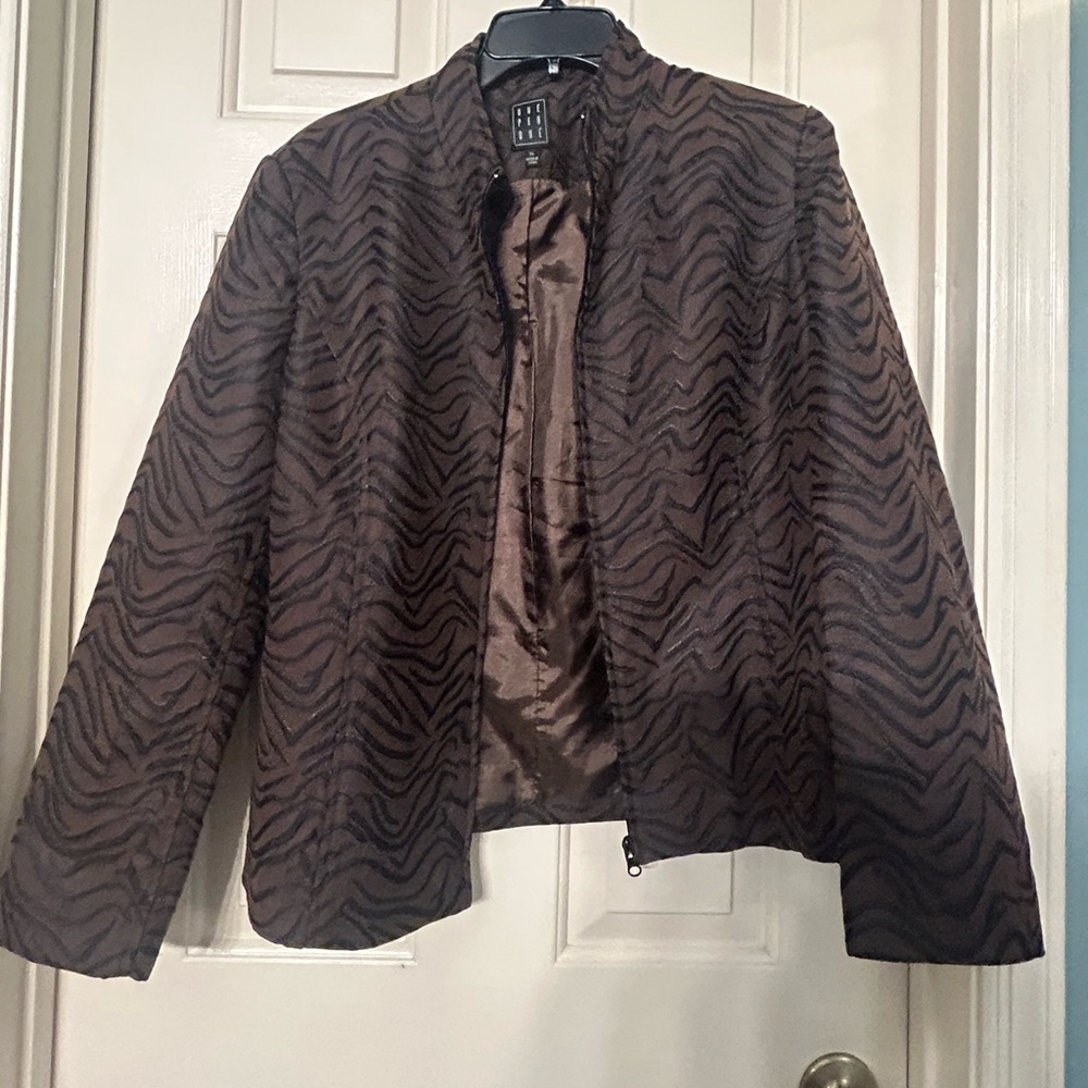 Due'perdue' Brown with black stripes zip up jacket size XL
